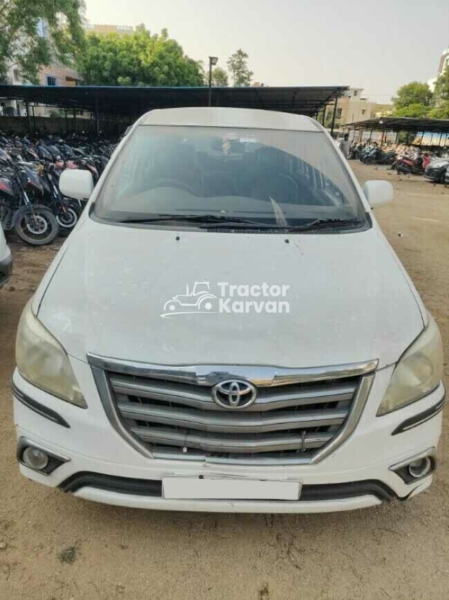 Toyota Innova 2.5 G Tractor