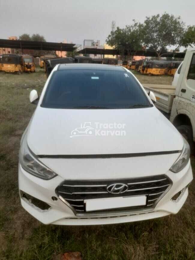 Hyundai Verna SX Tractor