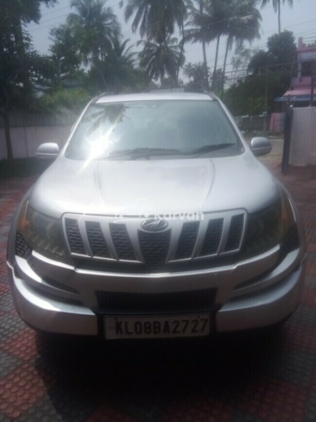 Mahindra 
                                                                XUV500 W8 ट्रैक्टर