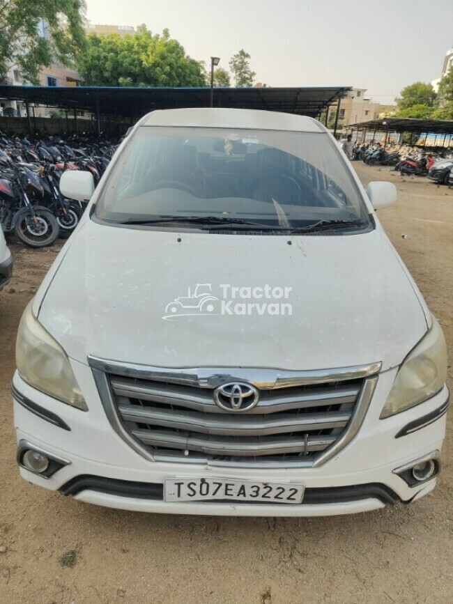 Toyota Innova 2.5 G Tractor