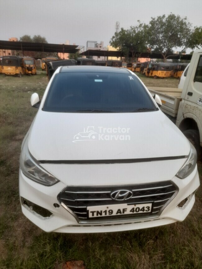 Hyundai Verna SX Tractor