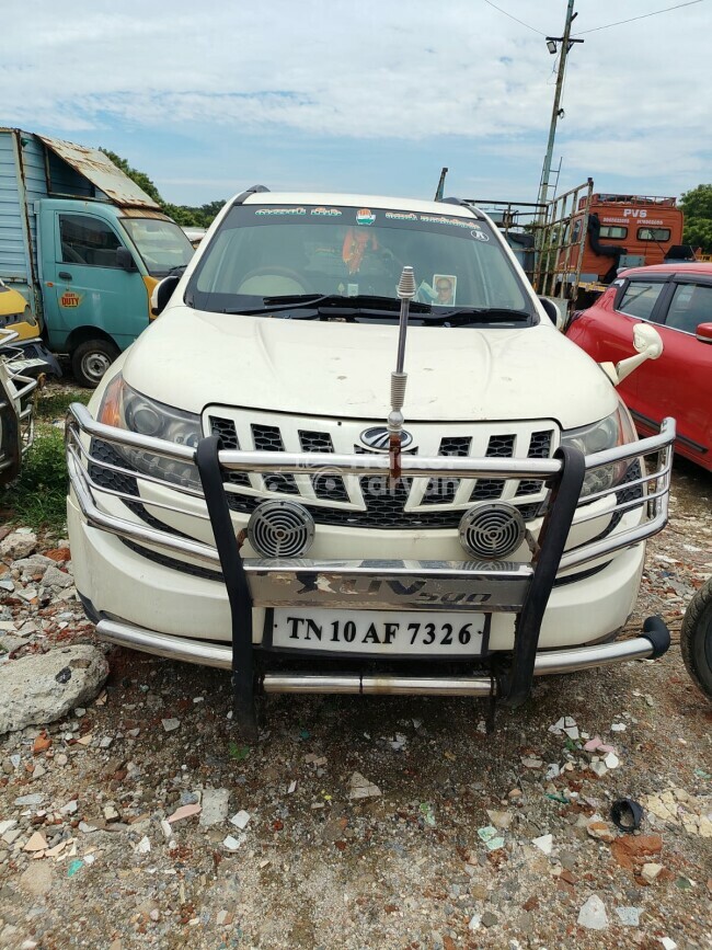 Mahindra 
                                                                XUV500 W8 Tractor