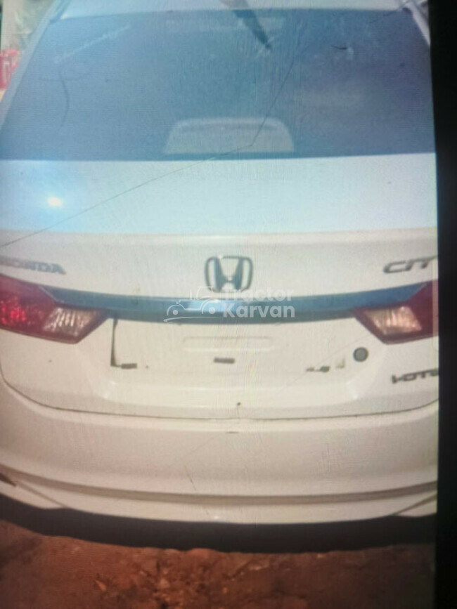 होंडा सिटी वी एमटी आई-डेक ट्रैक्टर