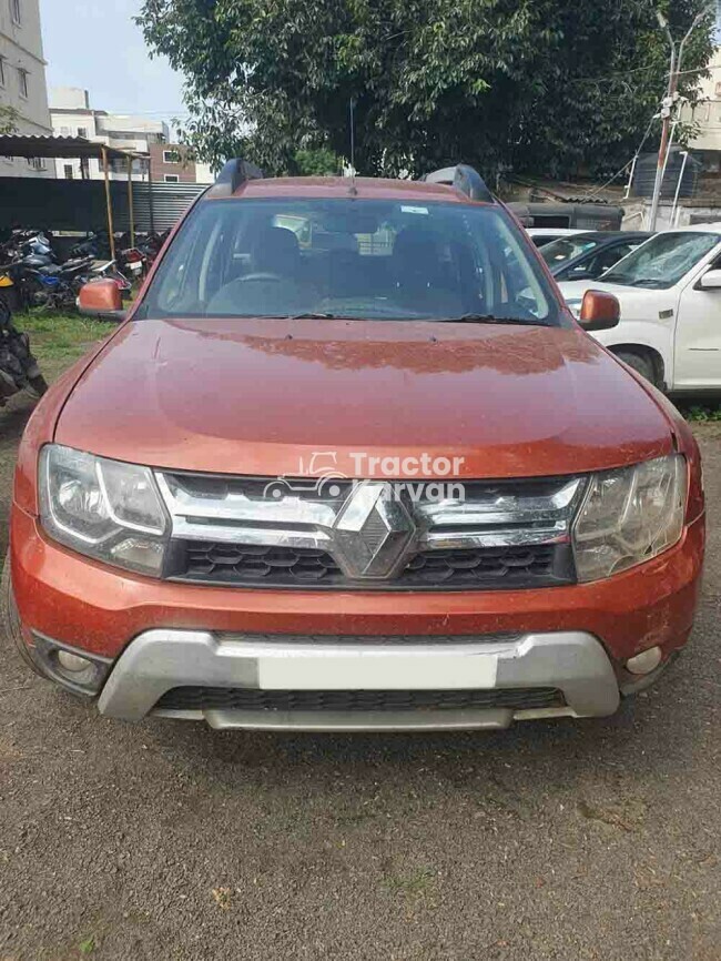 Renault Duster RXZ Tractor