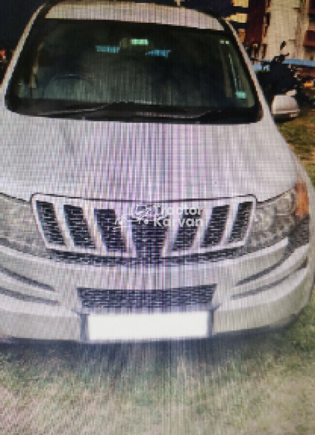 Mahindra 
                                                                XUV500 W8 Tractor