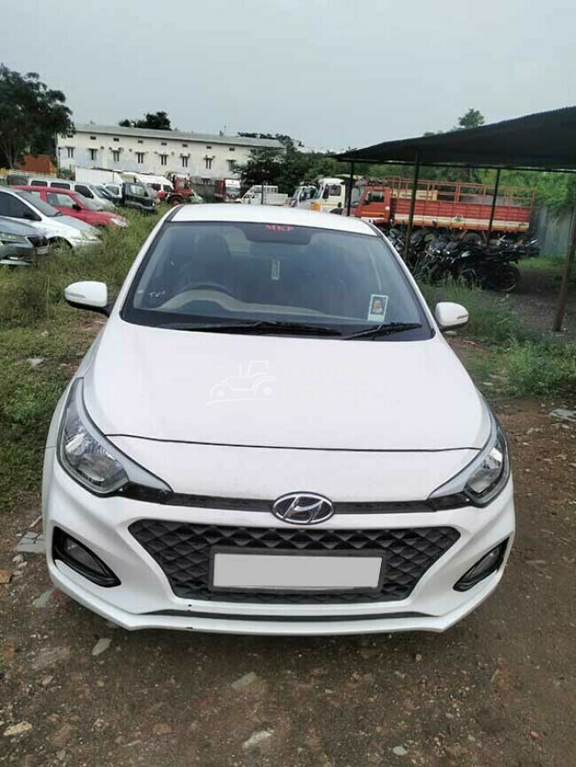Hyundai i20 Asta Tractor