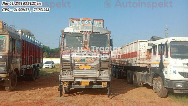 Ashok Leyland 3718 Tractor