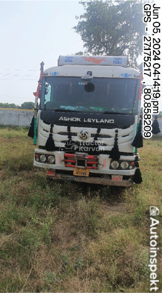 Ashok Leyland 4825 Tractor