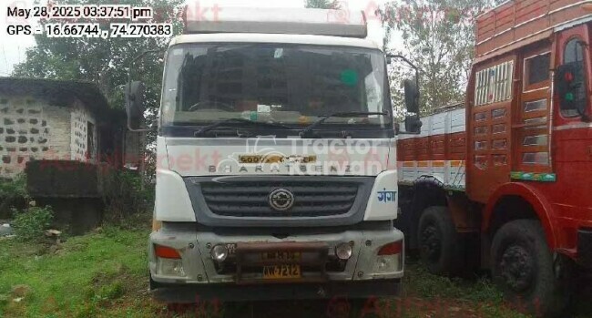 भारतबेंज आर 3123 ट्रैक्टर