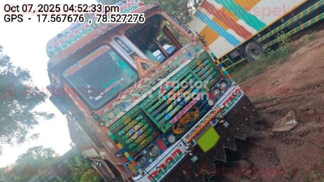 Ashok Leyland 3718 Tractor