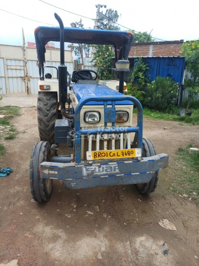Swaraj 735 FE Tractor