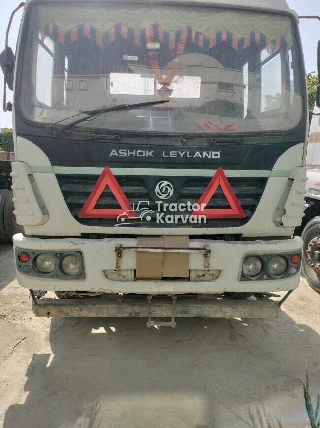 Ashok Leyland U 4923 TT Tractor