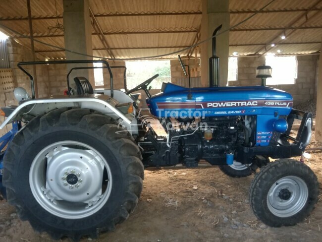 Powertrac 439 Plus Supermaxx Tractor