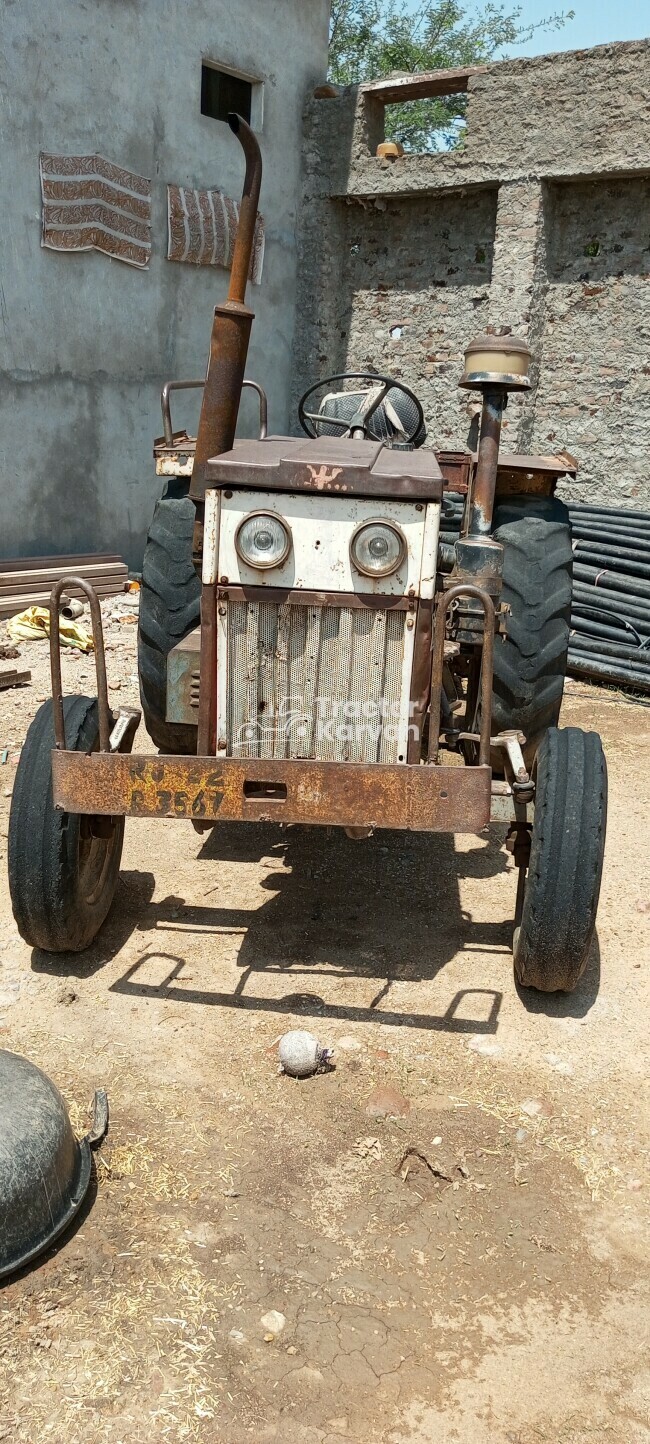 स्वराज 724 XM ट्रैक्टर