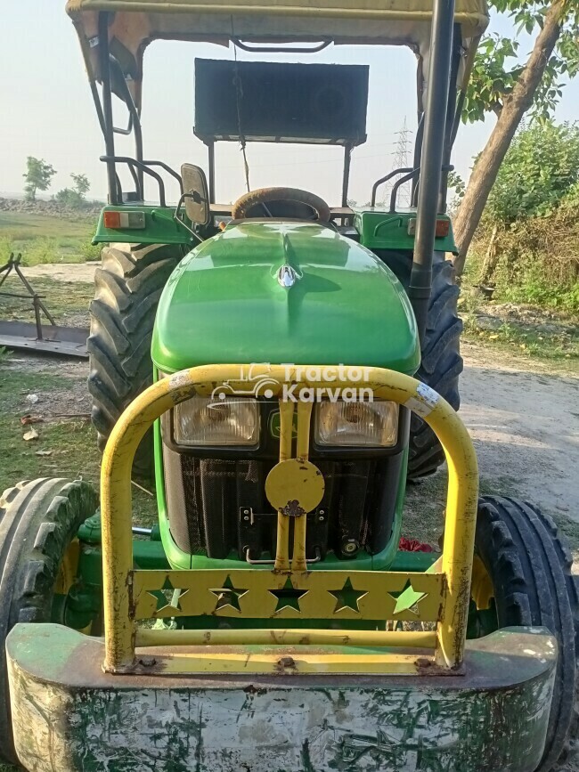 John Deere 5305 Trem III Tractor