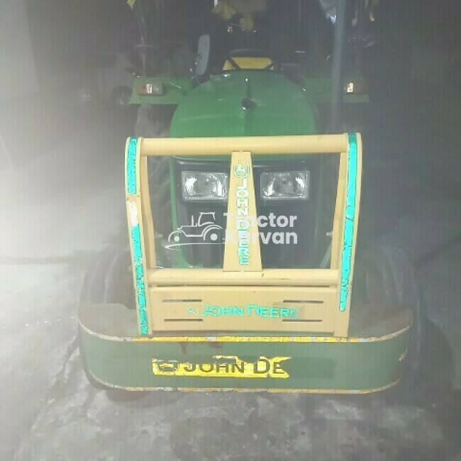 John Deere 5105 Tractor